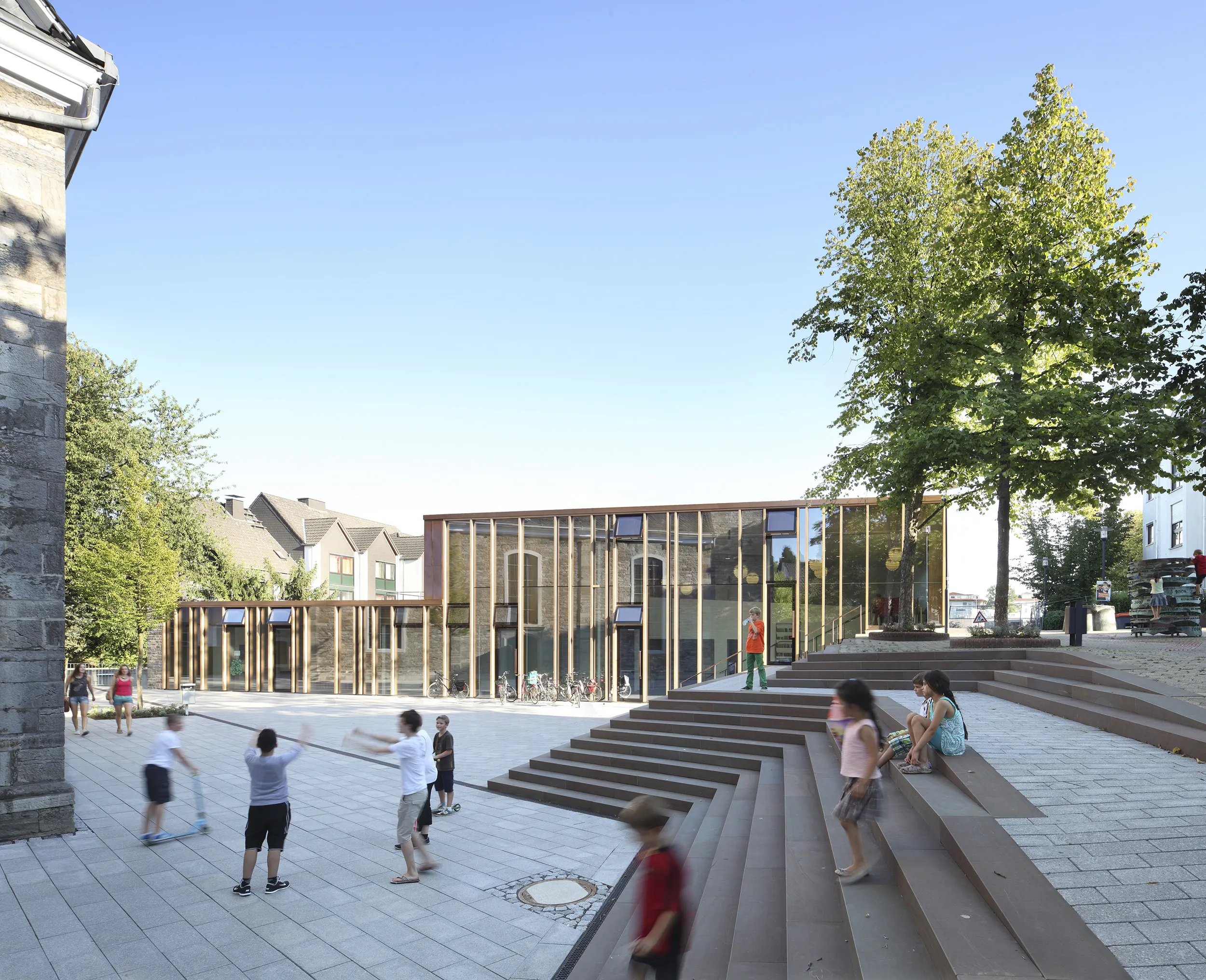 Neue Mitte Mettmann  Neubau eines Ev. Gemeindezentrums, Platzgestaltung  und Kirchensanierung