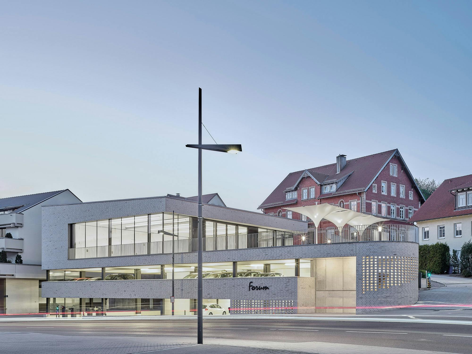 projekt forum huttlingen neubau parkhaus mit veran competitionline
