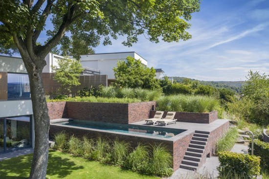 projekt garten mit pool am hang competitionline