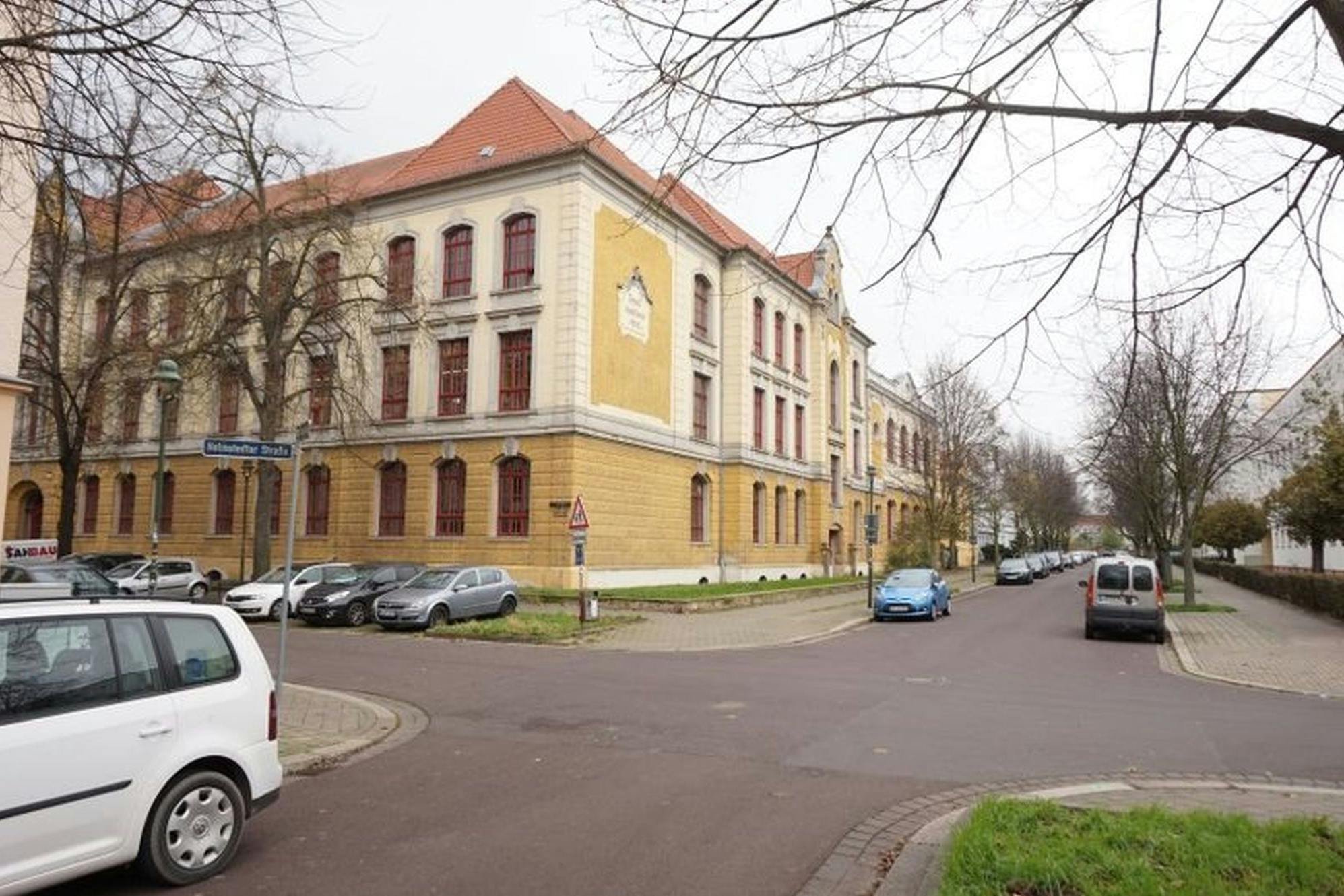 Schule Helmstedter Straße Vorderseite