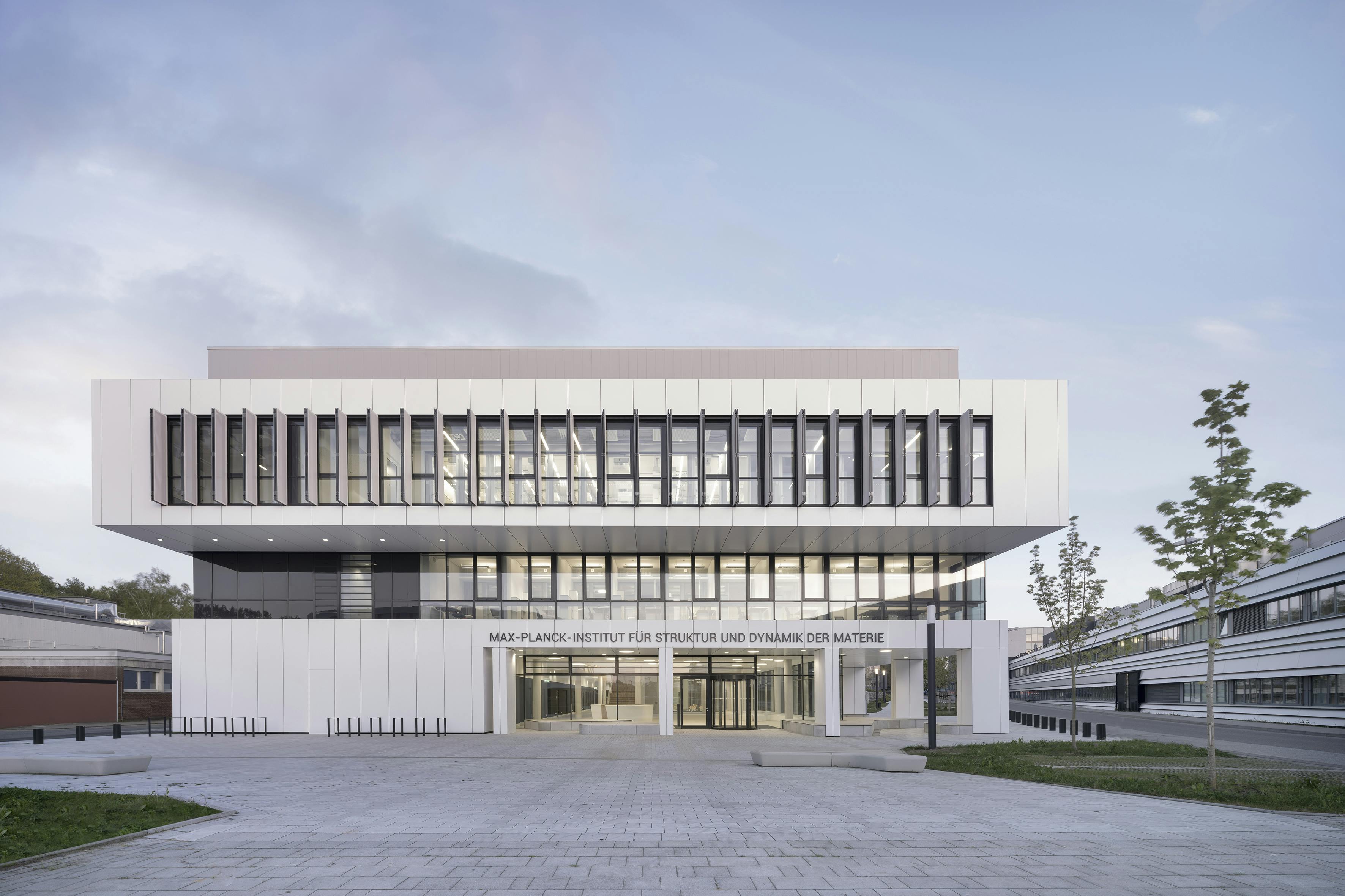 Haupteingang Max-Planck-Institut für Struktur und Dynamik der Materie