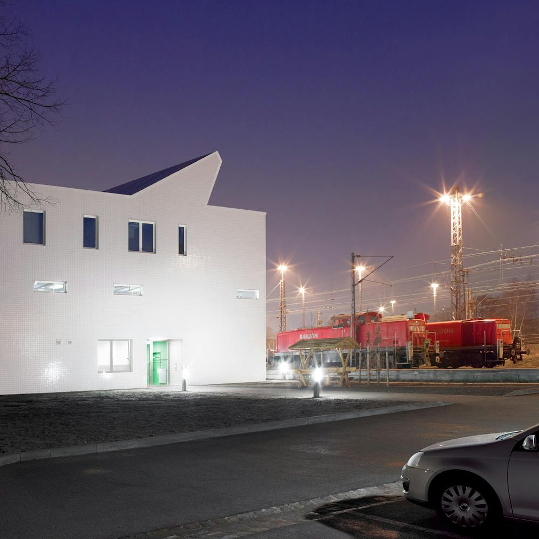 Büro und Sozialgebäude am Niedernfelder Ufer