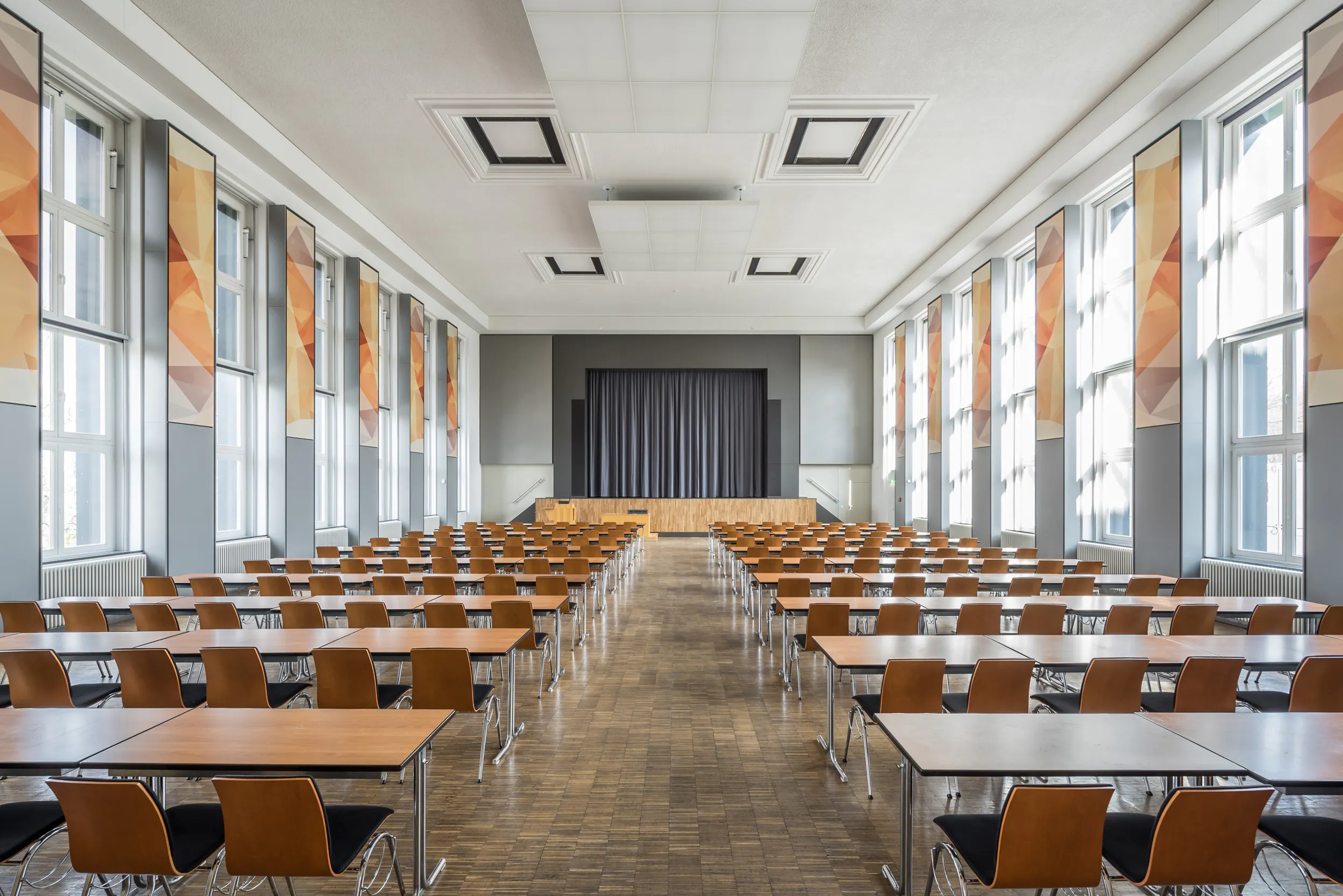 wests-chsische-hochschule-zwickau-lehrgeb-ude-aula