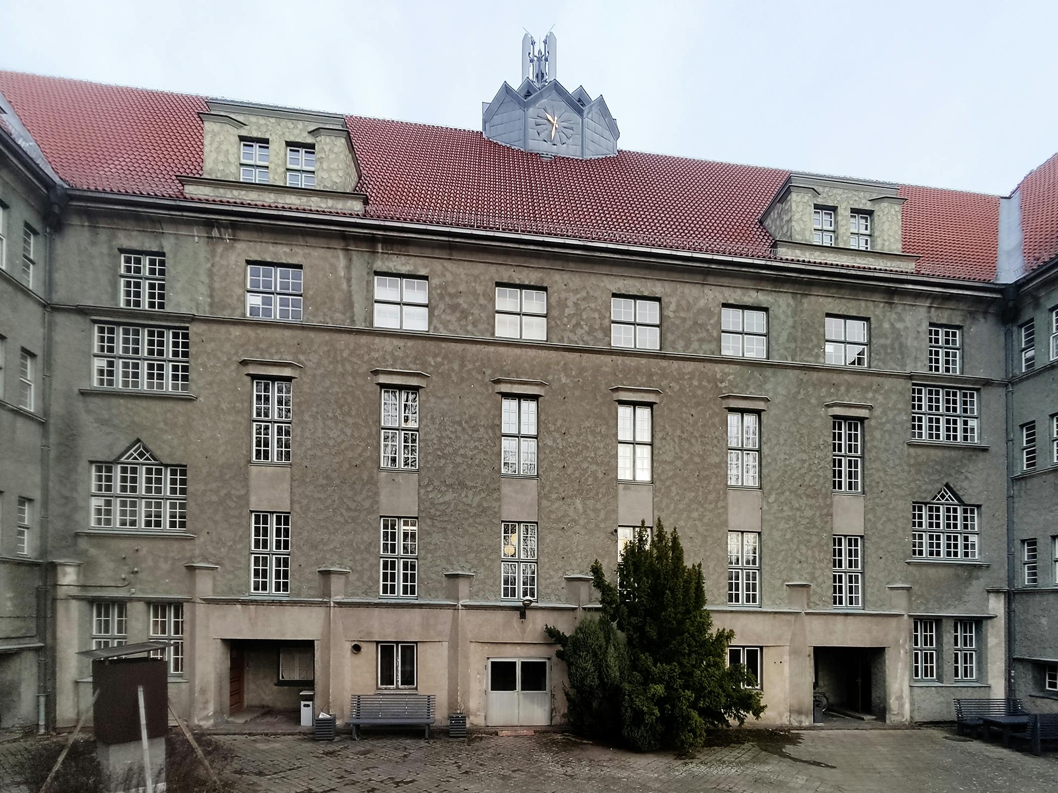 Bestand der ehemaligen Gewerbeschule - Parkstraße 6, Rostock